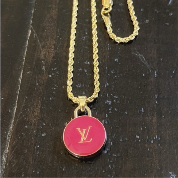 Authentic Louis Vuitton Hot Pink Necklace - Picture 1 of 3